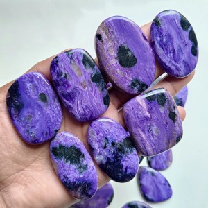Charoite Naturelle, Cabochon de Cristal en Pierre Brute, Coupe Coussin, Qualité Supérieure Mixte, Certifié par un Certificat Externe, Taille Unique, Effet de Couleur Changeant, Vente de Bijoux - Product Image 5