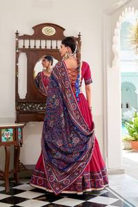 Elegante conjunto de Lehenga Choli para Navratri, ideal para el baile Garba, la noche Dandiya y celebraciones festivas. - Product Image 4