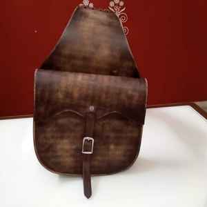 Sacs de selle vintage en cuir véritable certifiés faits à la main pour l'équitation | Équipement équestre | Sacs élégants durables pour une utilisation à cheval - Product Image 1