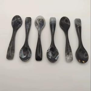 Cuillère de service TCE de luxe en résine artisanale, réutilisable et écologique, vaisselle décorative haut de gamme personnalisable pour la maison et l'hôtel - Product Image 5