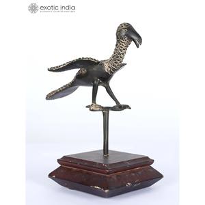 Estatua de pájaro de latón de 7 pulgadas hecha a mano en escultura decorativa con base de madera para decoración de mesa - Product Image 4