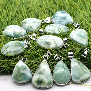 Colliers pendentifs ovales en héminorphite naturelle Prem Bhaya Hémimorphite 01, sertissage clos en argent plaqué 925, bijoux classiques unisexes - Product Image 4