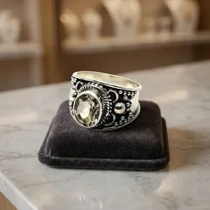Vintage 925 Sterling Silver Cocktail Ring Oval Green Amethyst Gemstone Bezel Setting Floral Design Unisex Everyday Wear Jewelry - Product Image 3