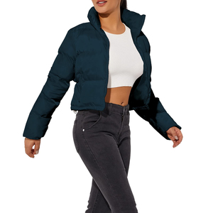 Dernière collection : Doudoune matelassée noire personnalisée pour femme, coupe courte, col montant, style bouffant, en duvet, idéale pour l'hiver - Product Image 2