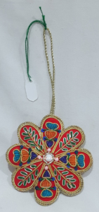 Adorno Colgante de Alta Calidad Hecho a Mano con Bordado Zari y Cuentas, Forma Personalizable, para Decoración de Árboles de Navidad y Regalo - Product Image 3