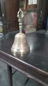 Campana Tibetana de Latón Hecha a Mano con Acabado Pulido Brillante, Forma Redonda, Mango de Madera, Regalo de Diwali, Calidad Superior, Entrega Rápida - Product Image 2