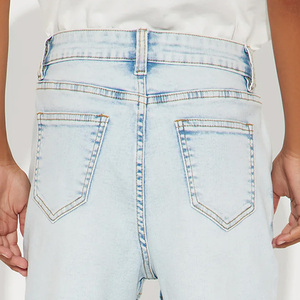 Tela resistente y estilo moderno, perfectos para uso casual y actividades al aire libre. Pantalones cortos de mezclilla para niños con diseño de logotipo personalizado, ropa casual. - Product Image 6