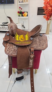 Silla de montar de cuero para caballo, estilo western, personalizada con grabado floral, de cuero rugoso, duradera, portátil, tipo inglés, para carreras de barriles y equitación, con base de madera - Product Image 3