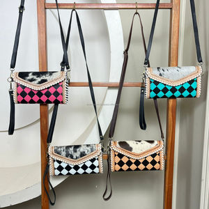 Wholesale Factory Direct Tooled Checkered Leather Crossbody Clutch Mini Bag for Women Custom Luxury Long Wallet Wristlet Purses - Product Image 4