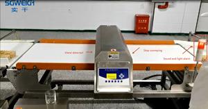 Otomatik konveyör bant gıda ambalajı yüksek doğruluk gıda sınıfı IP65 çanta kutuları şişeleri için 304 paslanmaz çelik <span class=keywords><strong>Metal</strong></span> dedektörü - Product Image 4