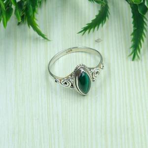 Anillo de Malaquita en Plata de Ley 925, Anillo de Compromiso con Piedra Verde para Ella, Joyería de Malaquita, Regalo de Navidad para Ella - Product Image 6