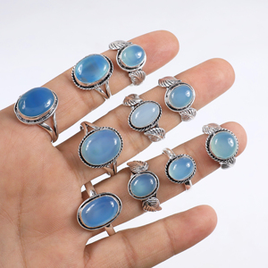 Bismillah Gems Pierre précieuse ovale naturelle en calcédoine bleue, faite à la main, plaquée argent sterling 925, style vintage, pierre de naissance de décembre chrétienne - Product Image 1