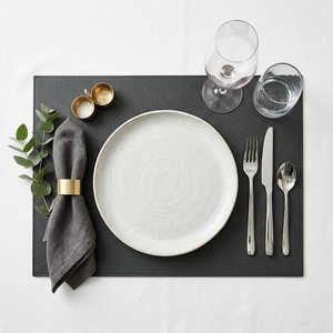 Set de table en cuir véritable résistant à la chaleur, sets de table de luxe pour salle à manger, sets de table personnalisés brodés pour restaurant LPM-0002B - Product Image 2