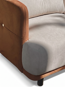 Sofá moderno de tres plazas tapizado con cojines de tela y detalles en cuero para sala de estar - Product Image 5