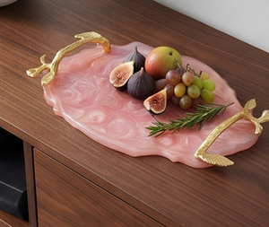 Elegante Bandeja de Servir de Resina Floral Rosa con Asas de Hoja de Oro, Pieza Decorativa para el Hogar, Restaurantes, Bodas y Eventos - Product Image 2
