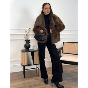 Manteau court en fausse fourrure de renard luxueuse et moelleuse, style surdimensionné avec revers, veste d'hiver épaisse et chaude en fourrure duveteuse - Product Image 5
