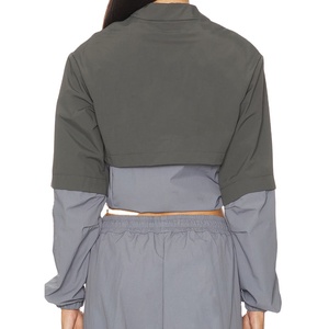 Conjunto de 2 piezas de chándal cortavientos personalizado para mujer con bloques de color, media cremallera y jogger corto, personalizado 2027 - Product Image 6