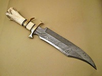 Couteau de chasse artisanal OEM en acier inoxydable de qualité industrielle, manche en corne de cerf, lame à pointe tombante, bord biseauté, couteau de survie en plein air
