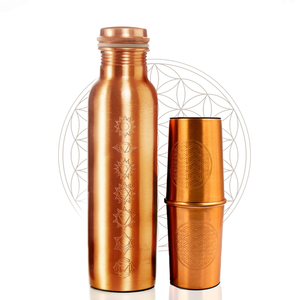 Bouteille en cuivre durable, bouteille en cuivre pour la détox, bouteille d'eau ayurvédique, bouteille en cuivre indienne, bouteille en cuivre traditionnelle - Product Image 2