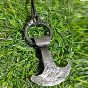 Colgante de hacha de hierro forjado hecho a mano, collar de cadena con colgante de runa de acero inoxidable gótico de Rfcrafts para traje de fiesta cristiana - Product Image 4