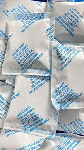 Desecante de Arcilla Activada de Origen Mineral, 25% de Absorción, en Bolsitas de Tela Azul de 30-50g para Control de Humedad en Madera, Zapatos y Prendas - Product Image 4