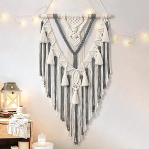 Hermosa Decoración de Pared de Macramé Vertical en Color Rosa Pálido, Diseño Contemporáneo, Lavable, Disponible a Precios de Mayoreo Rellena Paredes Grandes - Product Image 5