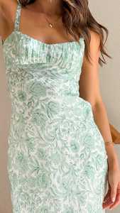 Robe Colonne Midi Aria Sage à Dos Nu Motif Floral, Robe Maxi Botanique Elowen à Dos Torsadé - Product Image 3