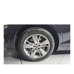 Genesis GV70 2.5T Gasolina AWD con Caja de Cambios Automática y Asientos de Cuero, Modelo de Junio de 2024, 47,046 km, Volante a la Izquierda, Cámara Trasera - Product Image 5