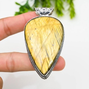 Pendentif en argent sterling 925 fait main, labradorite jaune éclatante, bijou fantaisie bohème - Product Image 1