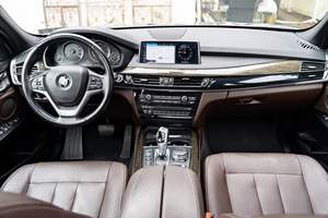 BMW X5 xDrive35i del 2017 Usata in Ottime Condizioni, Motore Turbo a 6 Cilindri, Colore Atlas Cedar Metallic, Interni Mocha, Pacchetto Clima Freddo - Product Image 2