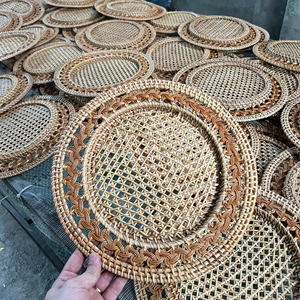 Sets de table tissés bohèmes |   Ensemble de 6 tapis en rotin naturel pour la décoration de la table de cuisine - Product Image 1