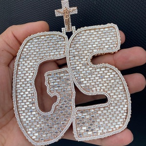 Colgante de Plata 925 con Letra Inicial Personalizada, Estilo Hip Hop, con Moissanita VVS y Diamante de Corte Esmeralda, Joyería Fina Certificada IGI - Product Image 5