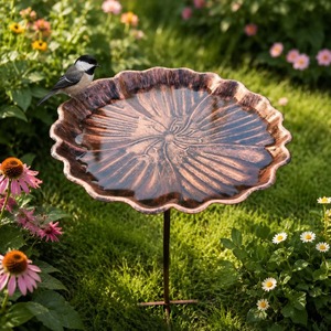 Bain d'oiseaux vintage écologique en cuivre avec matériaux durables pour la décoration de jardin extérieur et les activités d'abreuvement des oiseaux - Product Image 6
