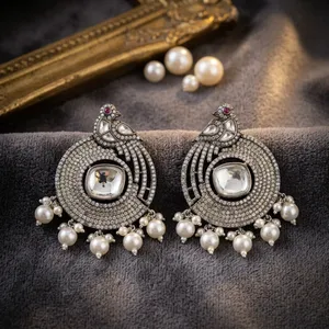 Pendientes de estilo de circón de excelente calidad, piedras de desgaste moderno, busca fiesta, boda y colección de ropa funcional para mujer - Product Image 1