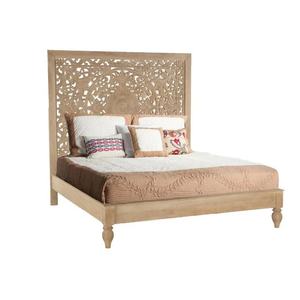 Base de Cama Haveli Hecha de Madera de Caoba de Alta Calidad con Acabado Natural y Respaldo Tallado para Uso en Dormitorio - Product Image 1