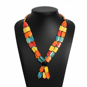 สร้อยคอทำมือจากกระดูกควายสามเส้น ดีไซน์ได้รับแรงบันดาลใจจากเวนิส พร้อมลวดลายเรขาคณิตสีสันสดใสและพู่ห้อยแสนเก๋ - Product Image 6