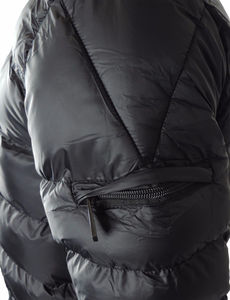 Chaqueta de Plumón Personalizada con Logotipo OEM de Alta Calidad, Chaqueta Gruesa con Capucha para Hombre, Chaqueta Bomber Brillante de Invierno Personalizada para Hombre - Product Image 3