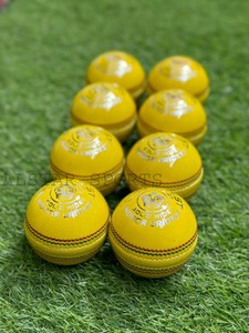 Pelota de Cricket Salstar de Primera Calidad, Fabricada con Cuero Vacuno de Primera Selección, Color Amarillo, para Interiores, Personalizable con Colores y Logotipo - Product Image 3