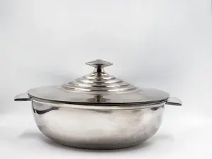 Cacerola de Acero Inoxidable de Alta Calidad |   Acabado Resistente a los Arañazos para Uso en Cocinas Comerciales - Product Image 5