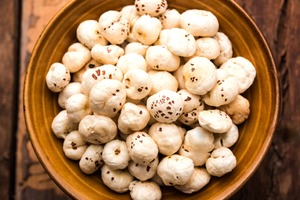 Suministro a Granel de Nueces de Zorro de Primera Calidad, Makhana de 12-19 mm, Calidad de Exportación, Grado Alimenticio, Sin Residuos de Pesticidas, Alto Contenido de Fibra y Proteína - Product Image 4