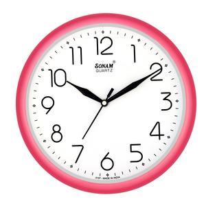 Reloj de Pared con Esfera Dorada de Estilo Clásico en Oferta, Decoración de Hogar de Lujo para Sala de Estar con Movimiento Silencioso, Disponible para la Venta - Product Image 2