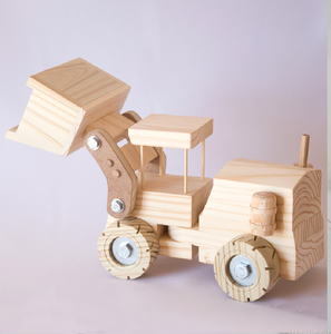 Camion grue en bois artisanal avec flèche et crochet mobiles pour des jeux créatifs. Qualité disponible à prix de gros. - Product Image 2