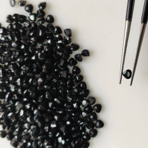 พลอยออนิกซ์สีดำธรรมชาติ 3 มม. รูปหัวใจ คุณภาพดีที่สุด พลอยเม็ดเดี่ยวสำหรับทำเครื่องประดับ ผลิตภัณฑ์จากเรดเมาน์เทน เจมส์ อินเดีย - Product Image 3