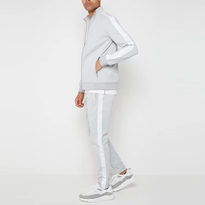 Conjuntos Deportivos Modernos para Gimnasio y Actividades al Aire Libre, Ropa Deportiva para Entrenamiento y Jogging, Conjunto Casual de Dos Piezas con Rayas Laterales - Product Image 1