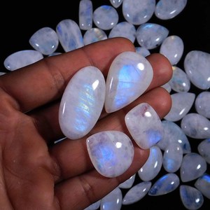 Lot de pierres précieuses en gros de cabochons de pierre de lune arc-en-ciel naturelle, haute qualité, mélange de pierres de lune bleues chatoyantes, formes et tailles variées pour bagues et pendentifs - Product Image 3