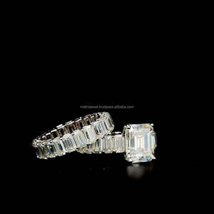 Conjunto de anillo de compromiso de moissanita de lujo Plata 925 5ct Centro Esmeralda Corte Moissanite IGI Anillo de diamante certificado - Product Image 4