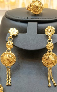 Juego de Colgante de Zirconia y Cobre Chapado en Oro de 24K, Elegante y Clásico, Ideal para Bodas, Fiestas y Compromisos, Joyería de Moda con Perlas - Product Image 2