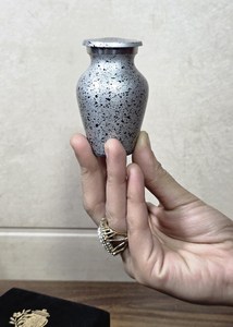Urna Funeraria Personalizable para Adultos, Estilo Americano, Material Metálico, Artesanía Uzair UHI-146 - Product Image 2