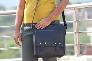 Wholesale Women's Fashion Versatile High Quality Genuine Leather Crossbody <b>Bags</b> <b>Large</b> Capacity Leather <b>Bags</b> Single Shoulder <b>Bags</b> - Product Image 4