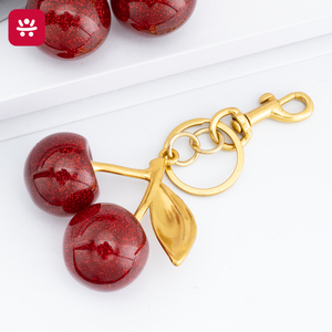 Kırmızı Kiraz Çanta Süsü, Kiraz Anahtarlık, Çantalar için Lüks ve Zarif Kristal Kiraz Süsü. - Product Image 3